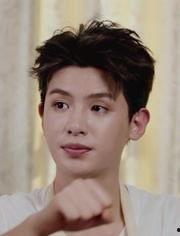 娱乐圈吃瓜直播间黄明昊,娱乐圈吃瓜直播间的焦点人物